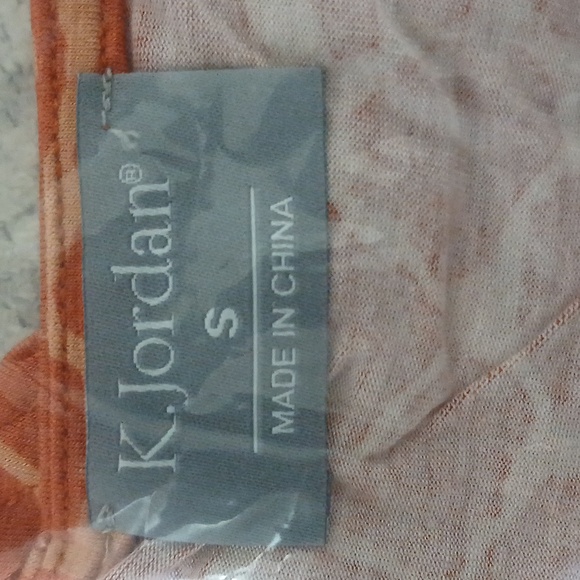 K Jordan S Orange Giraffe Print Twist Shark Bite Top - Picture 3 of 5